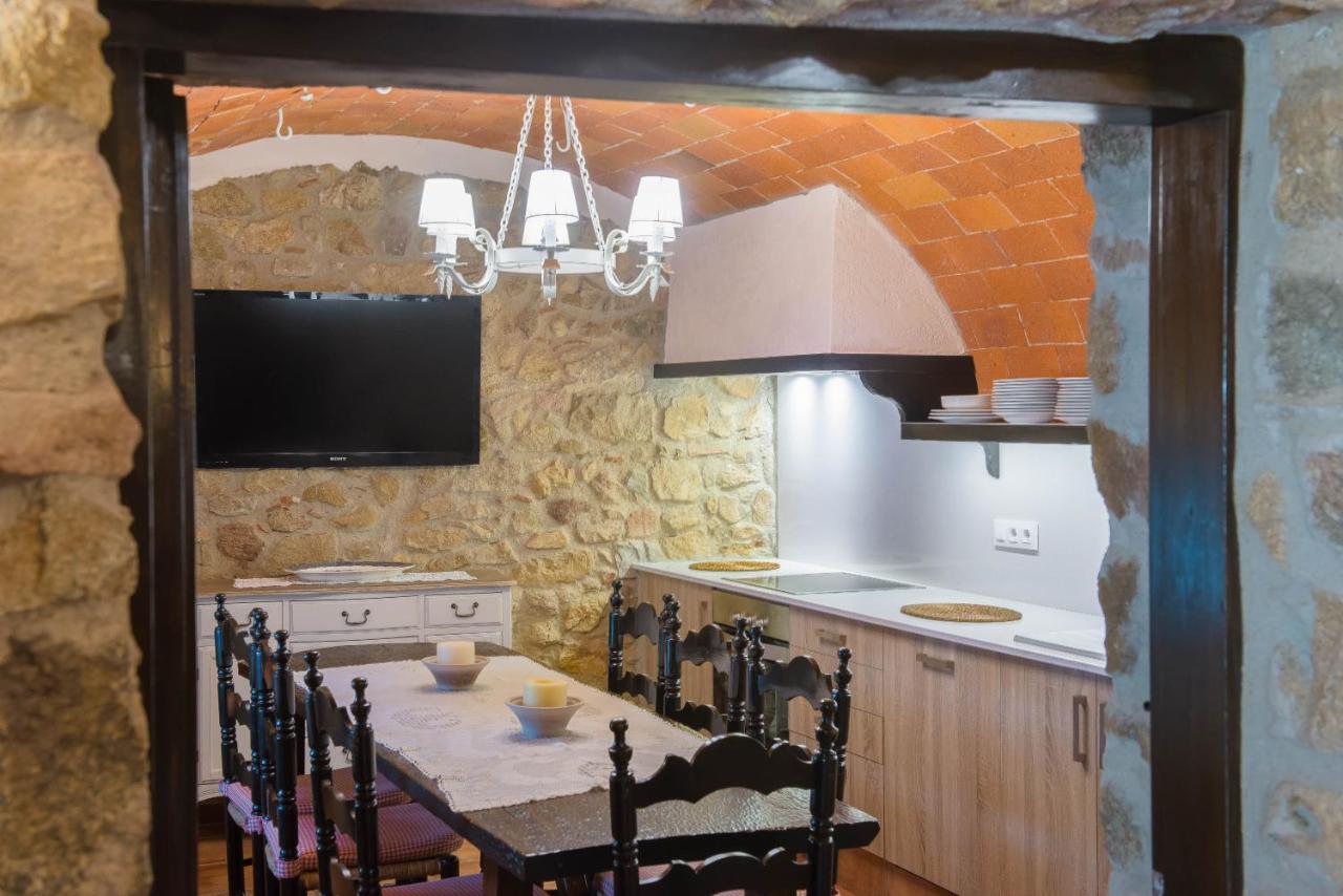 Cal Bisbe, Your Rural Holiday HomeCapmany エクステリア 写真